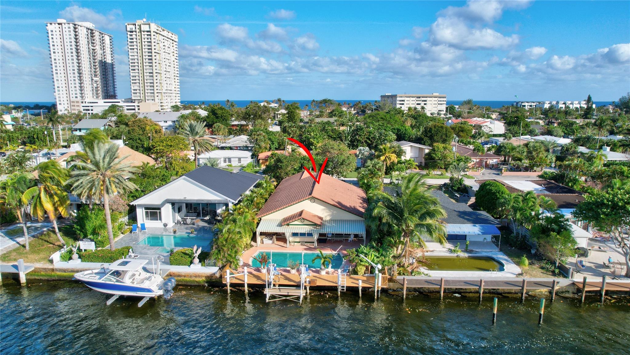 305 S Riverside Dr