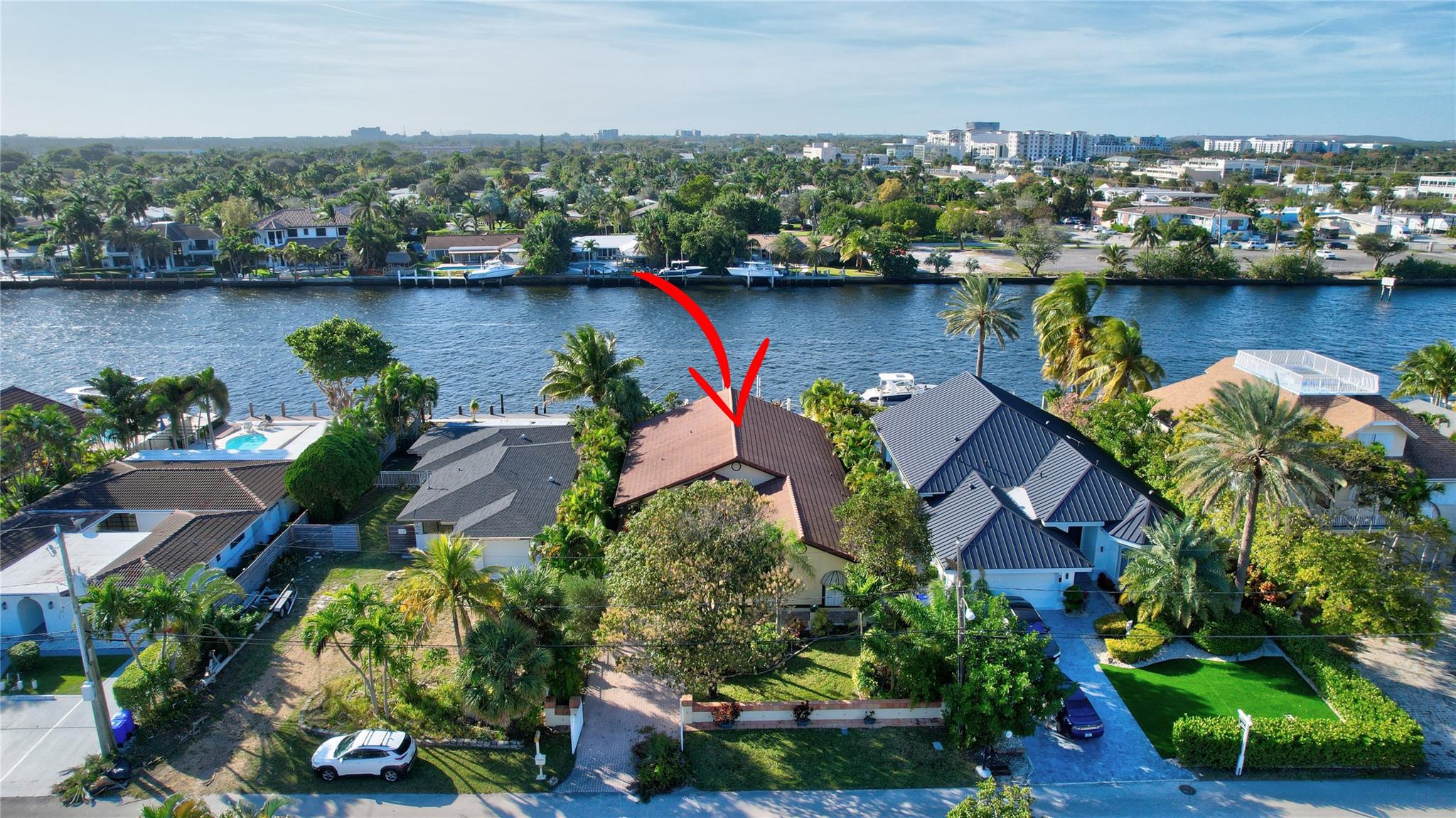 305 S Riverside Dr