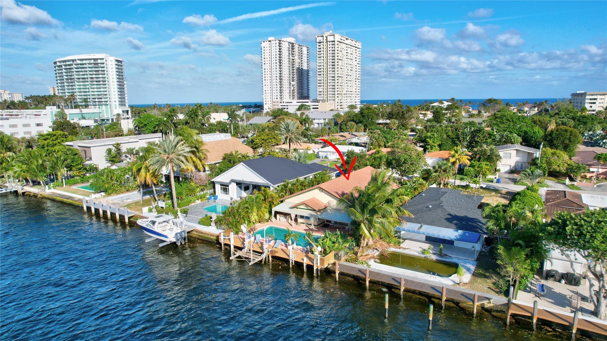 305 S Riverside Dr