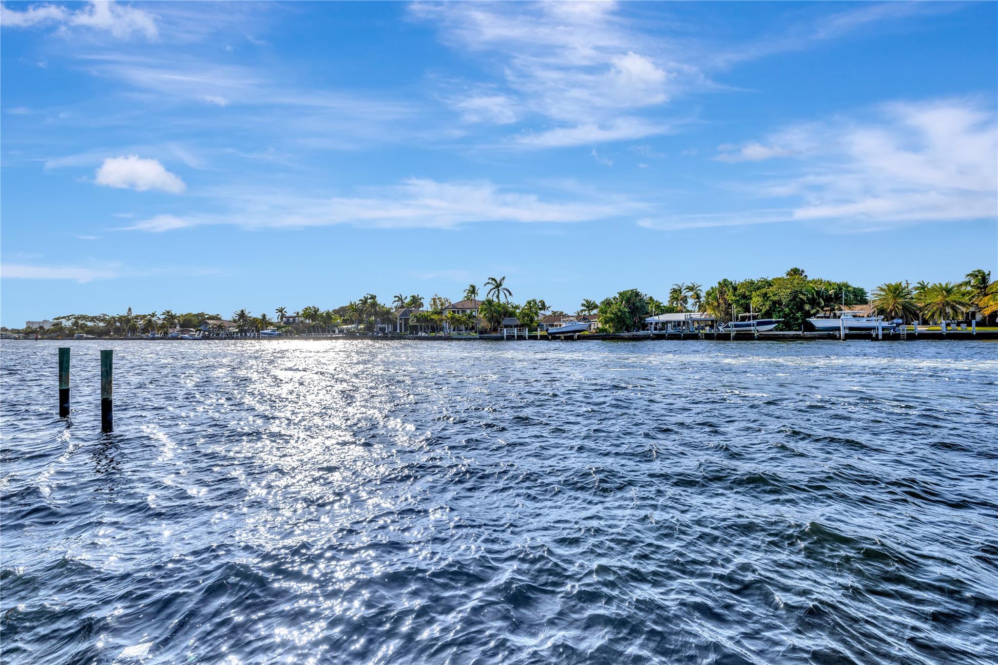 305 S Riverside Dr