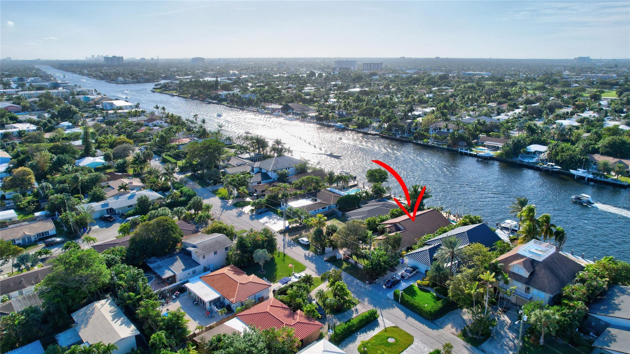 305 S Riverside Dr