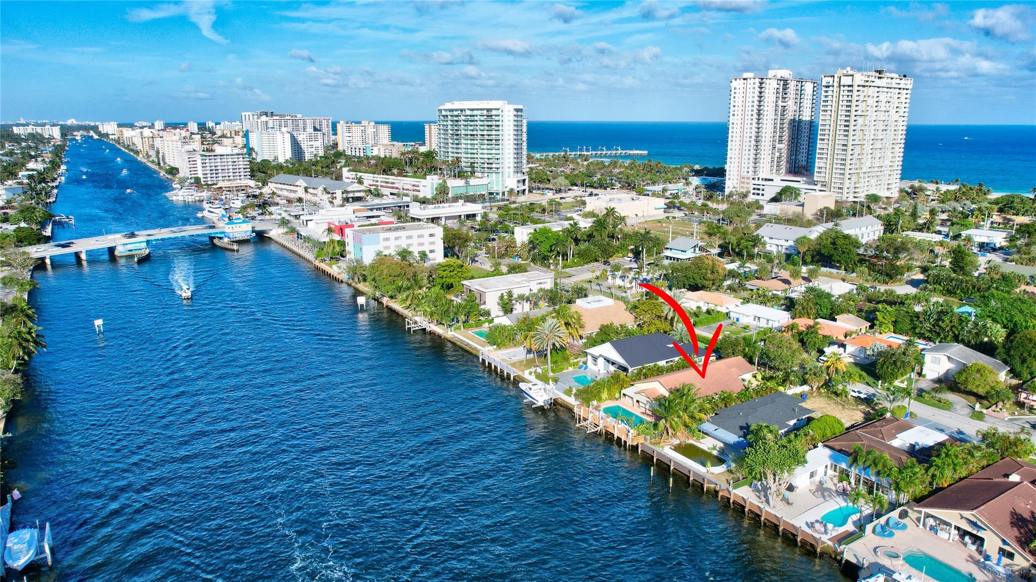 305 S Riverside Dr