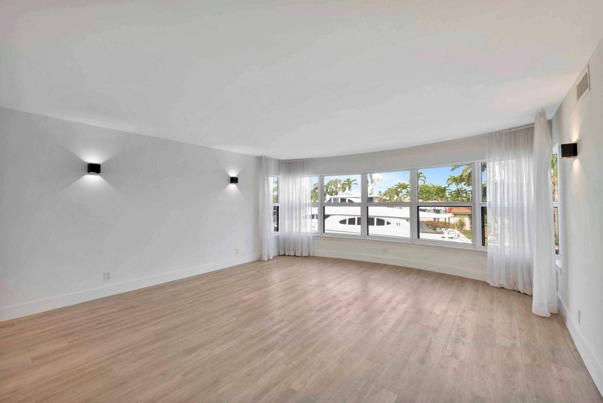 3111 NE 51st St 206C