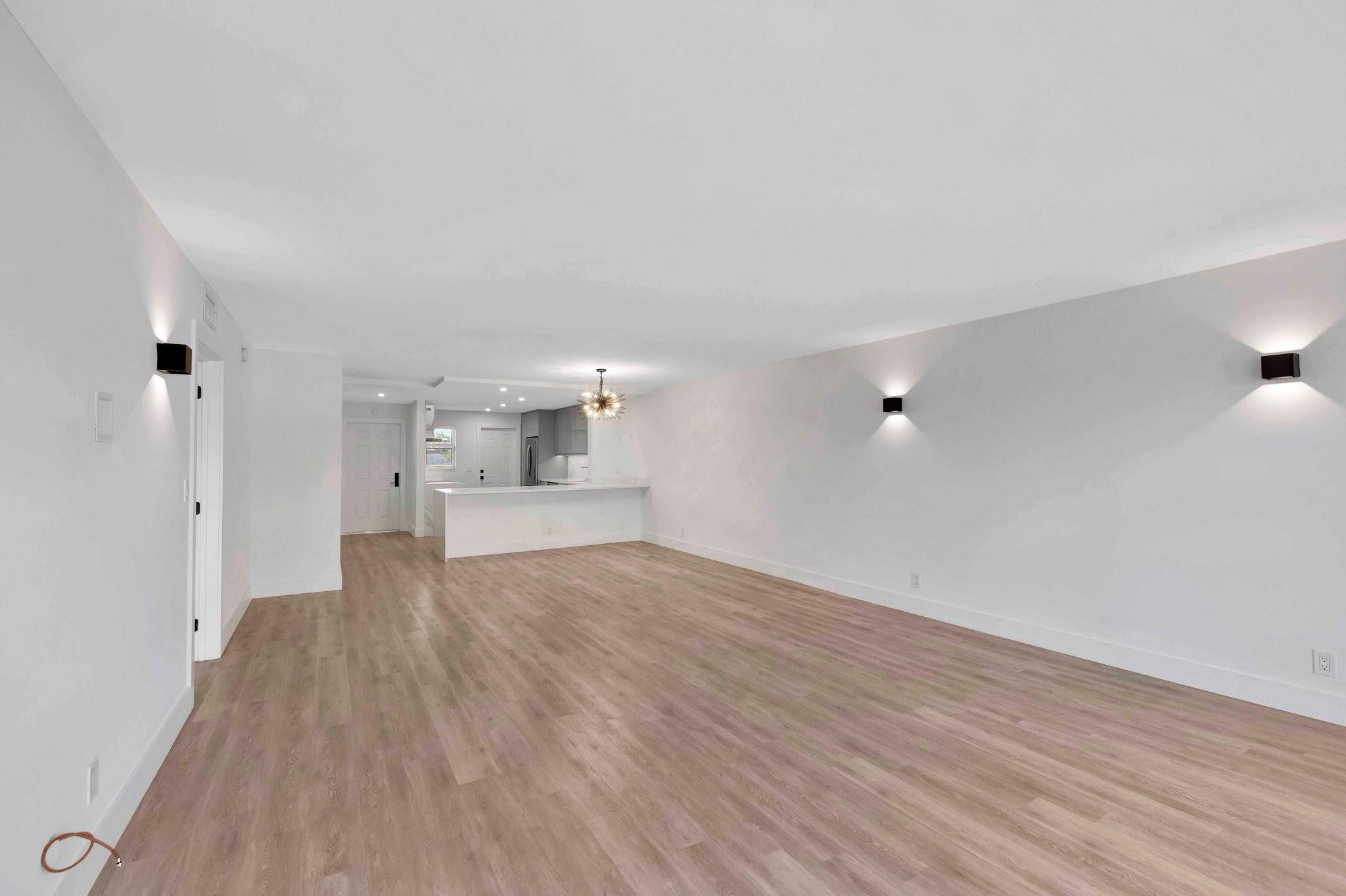 3111 NE 51st St 206C