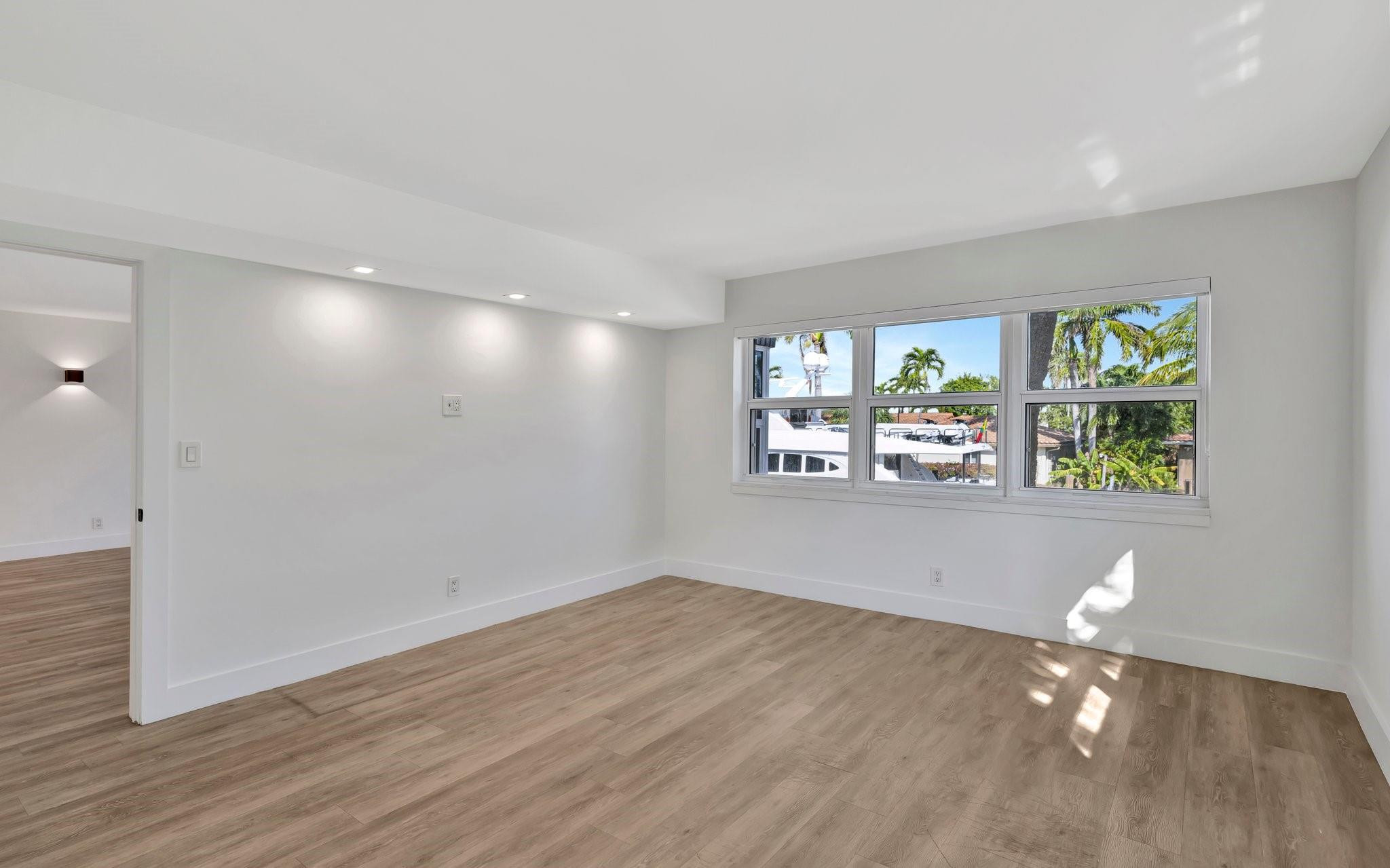 3111 NE 51st St 206C