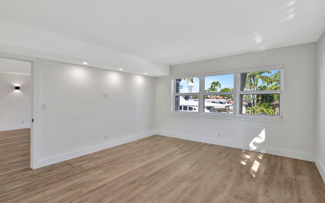 3111 NE 51st St 206C