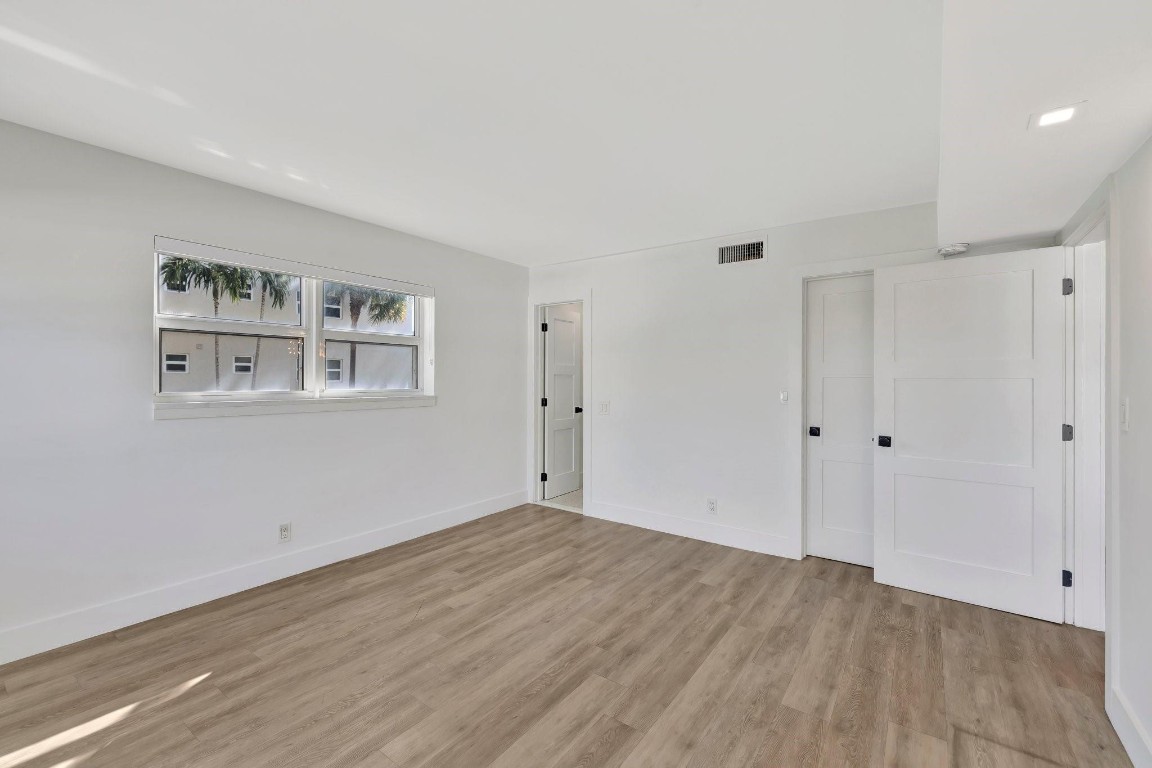 3111 NE 51st St 206C