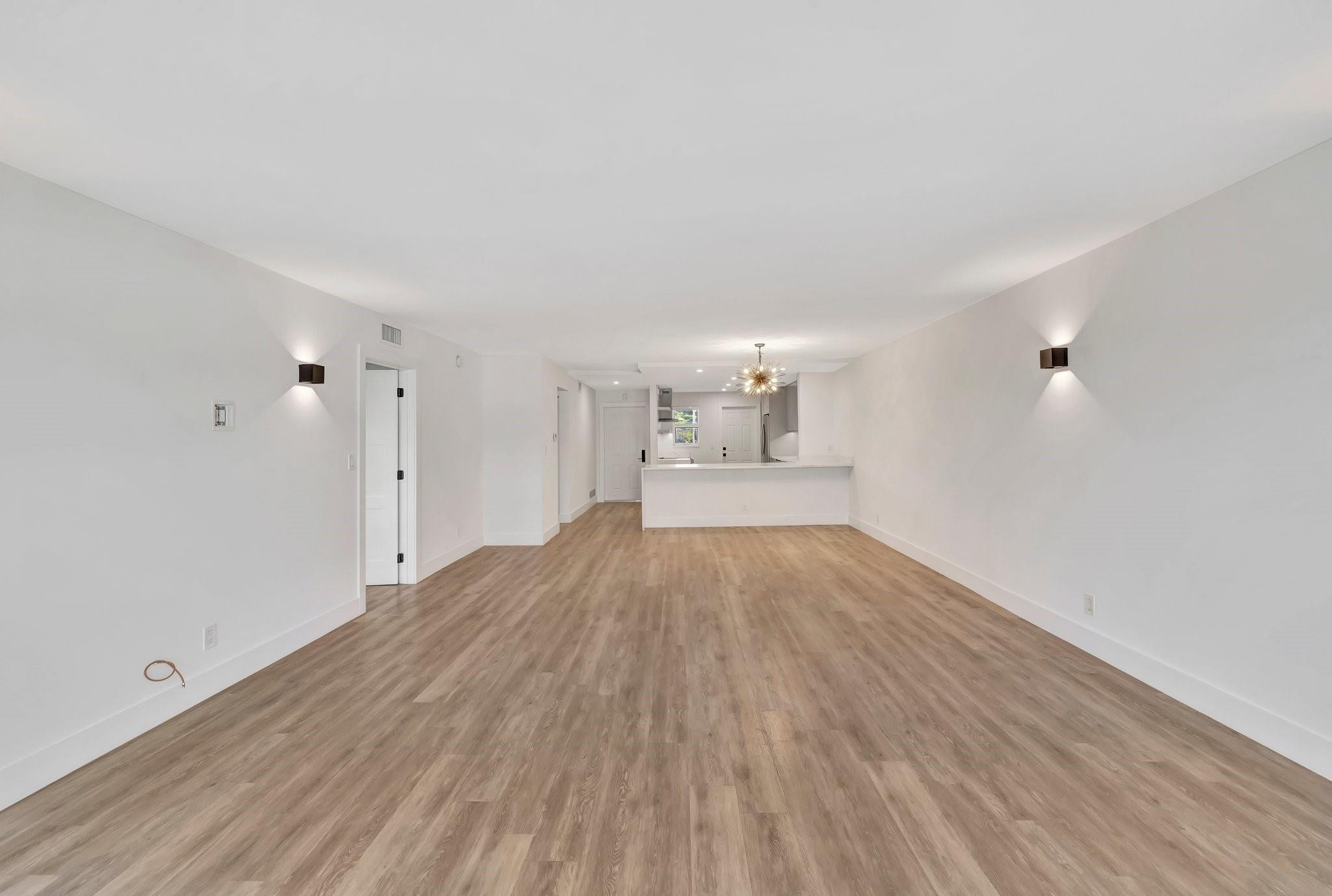 3111 NE 51st St 206C