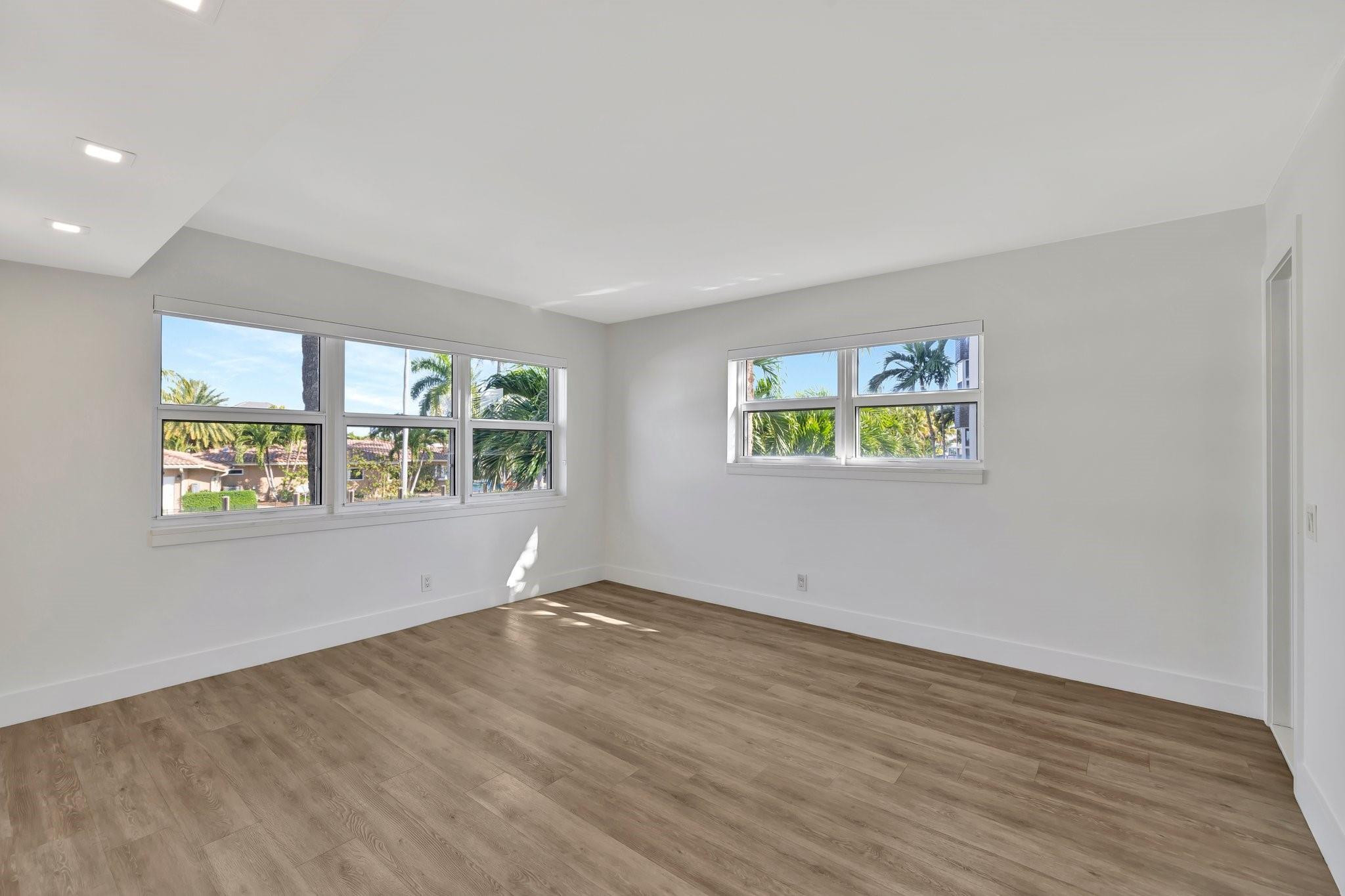 3111 NE 51st St 206C