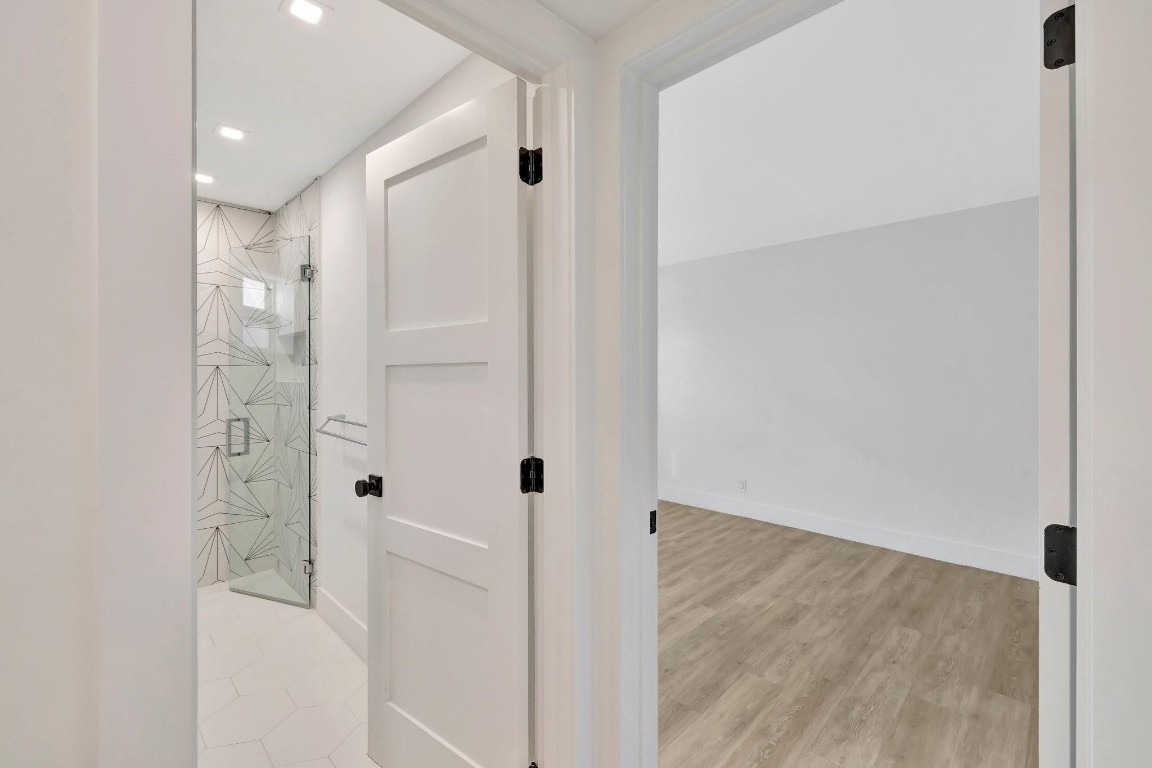 3111 NE 51st St 206C