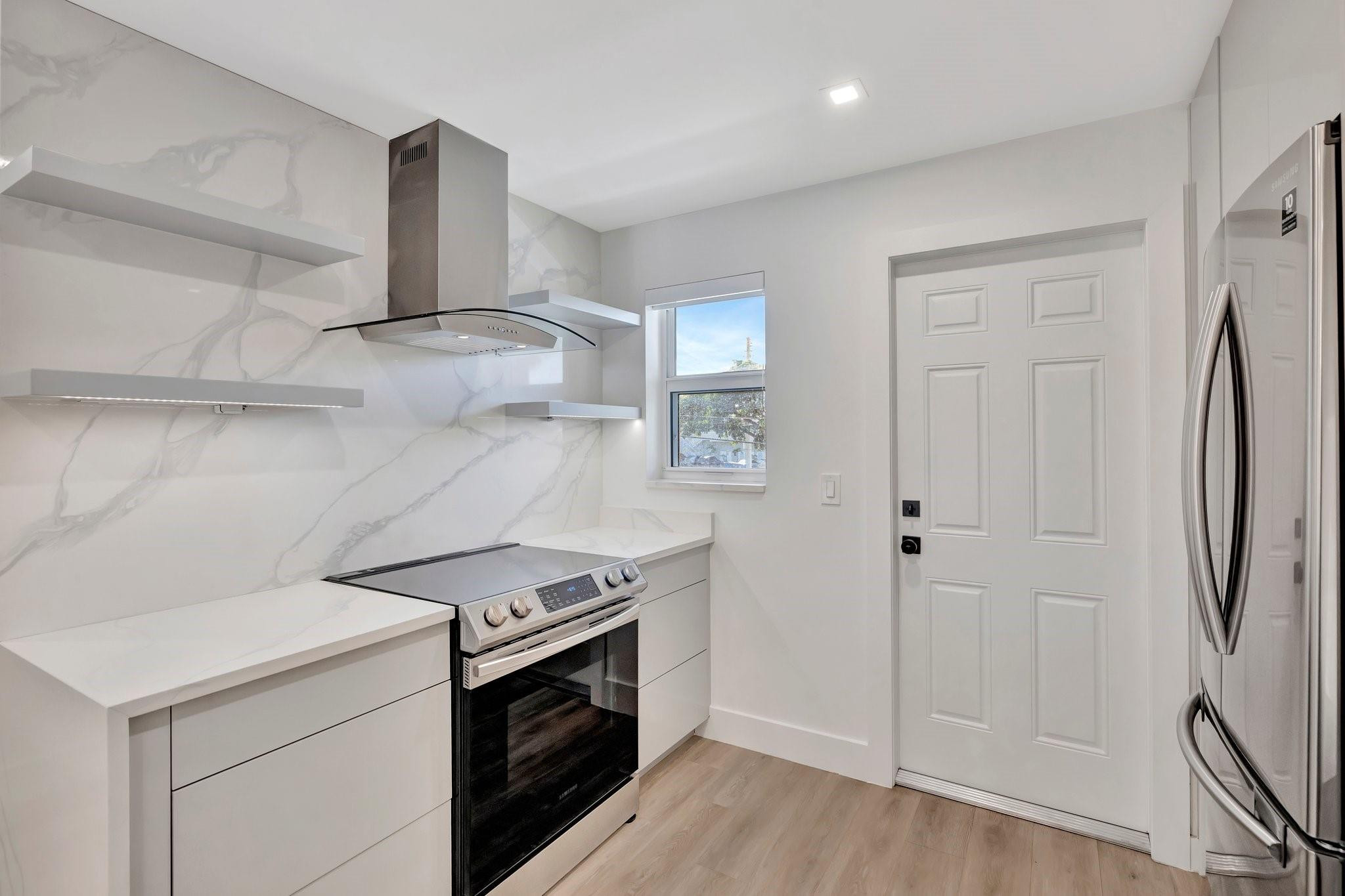 3111 NE 51st St 206C