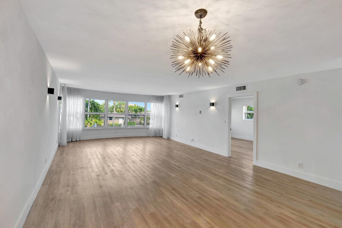 3111 NE 51st St 206C