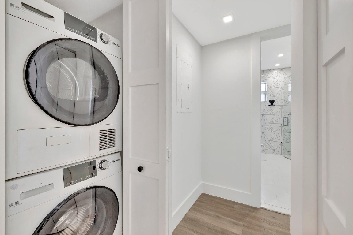 3111 NE 51st St 206C