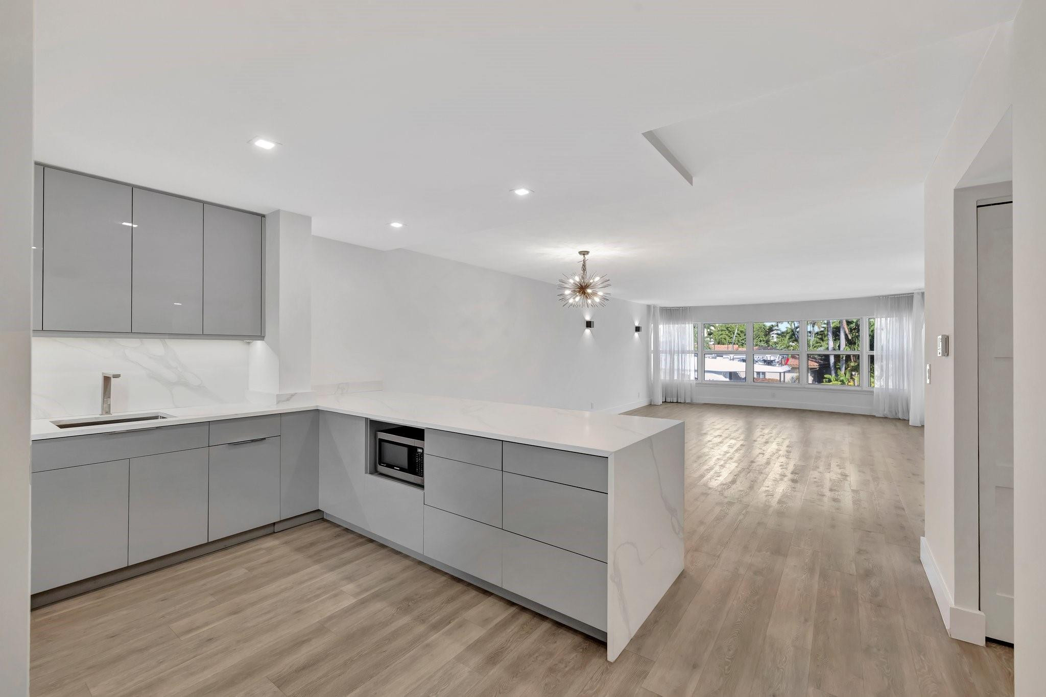 3111 NE 51st St 206C