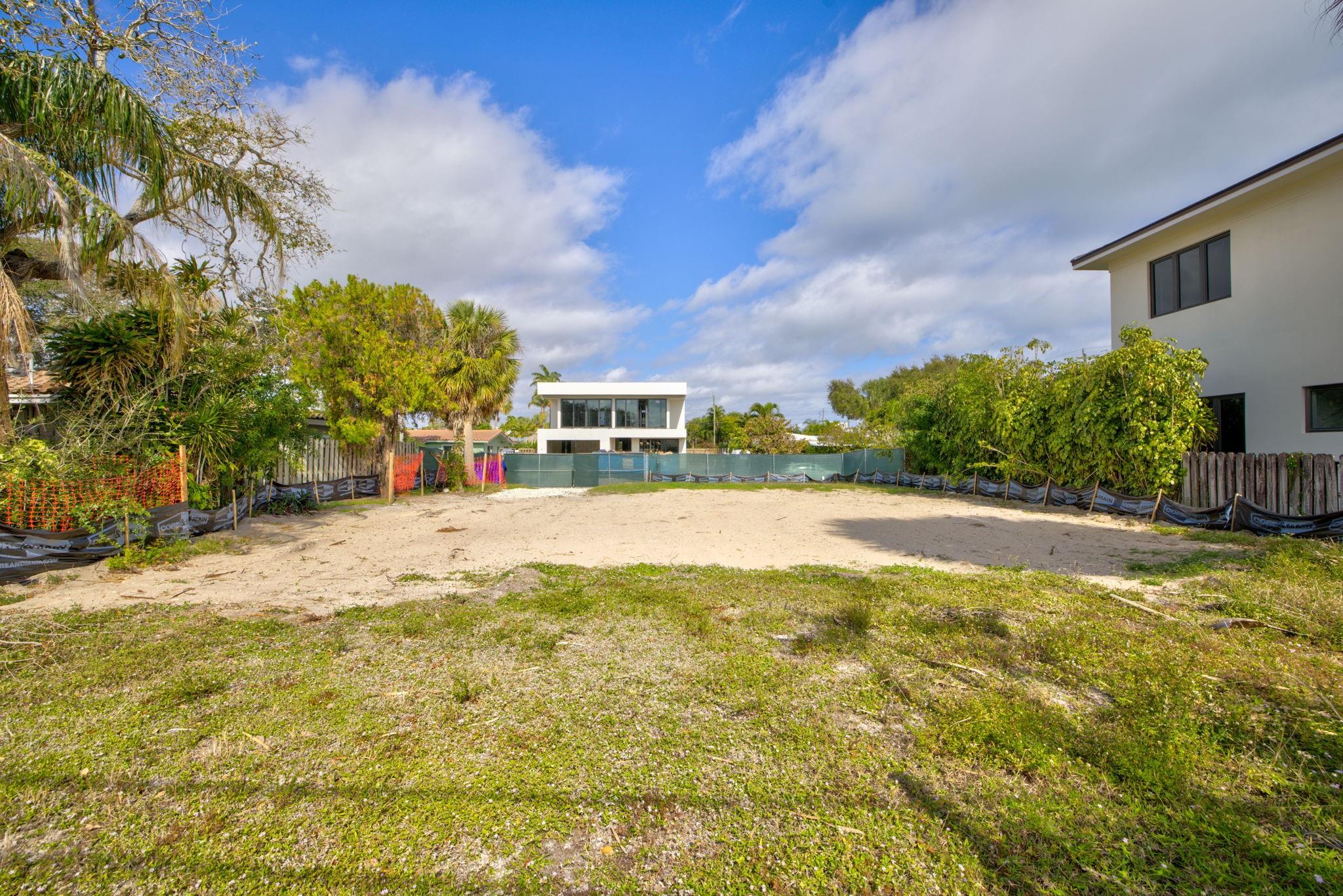 254 Capri Ave