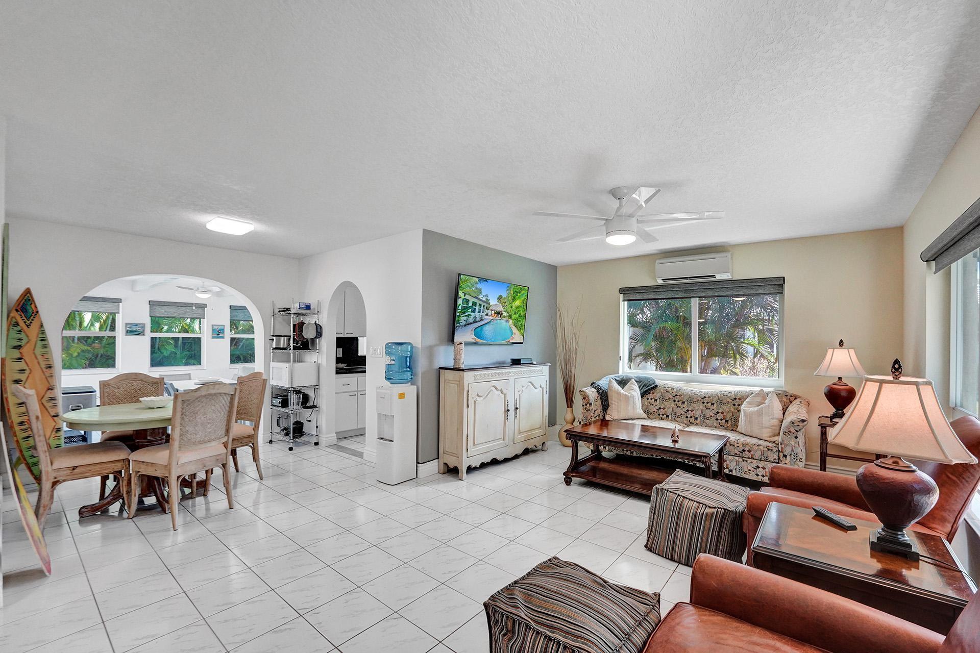 4542 Seagrape Dr