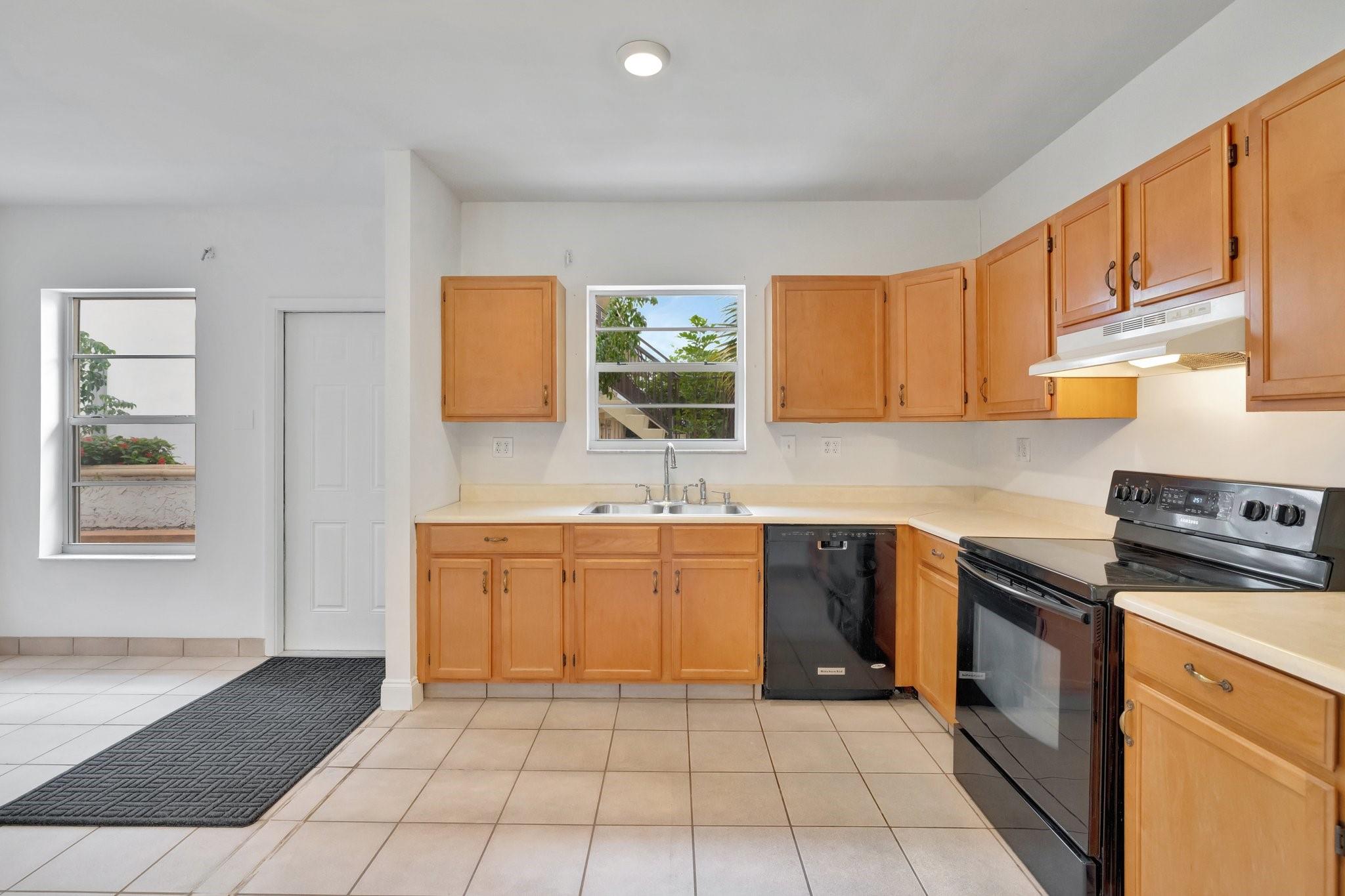 2500 NE 22nd Ct