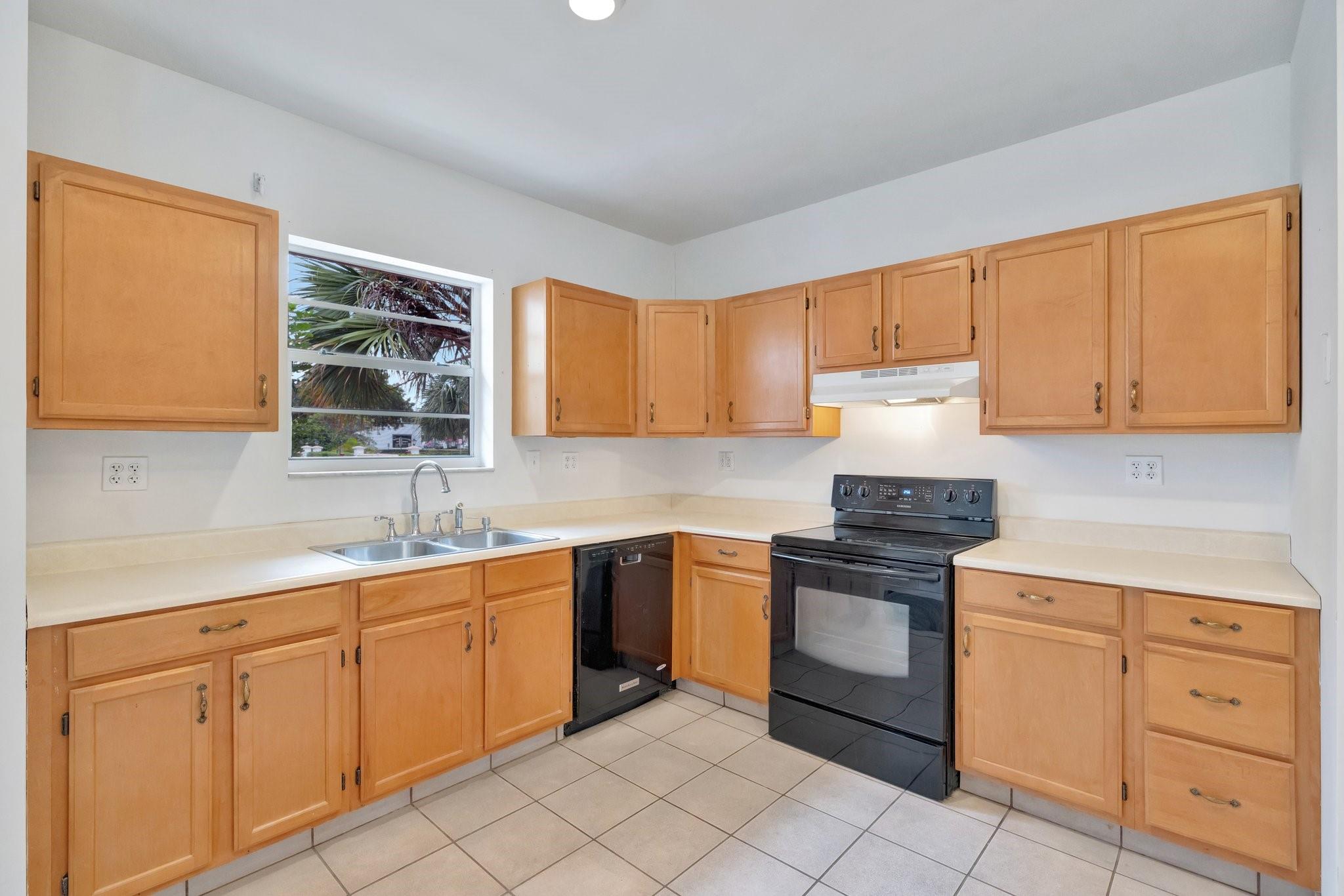 2500 NE 22nd Ct