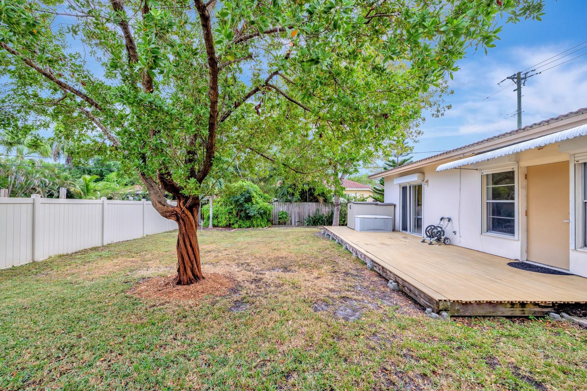 2500 NE 22nd Ct