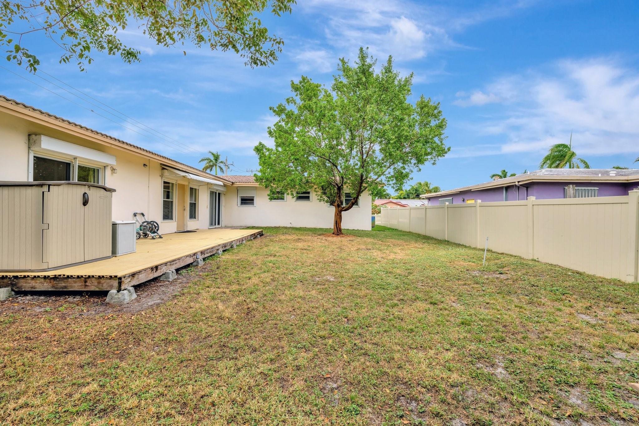 2500 NE 22nd Ct