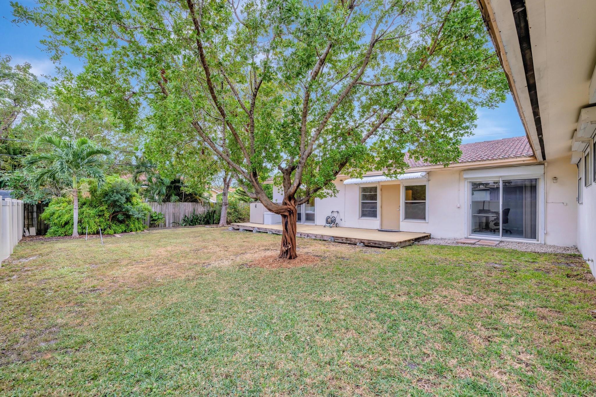 2500 NE 22nd Ct