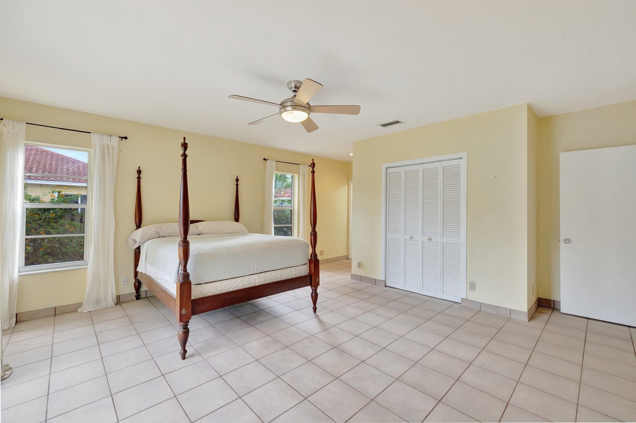 2500 NE 22nd Ct