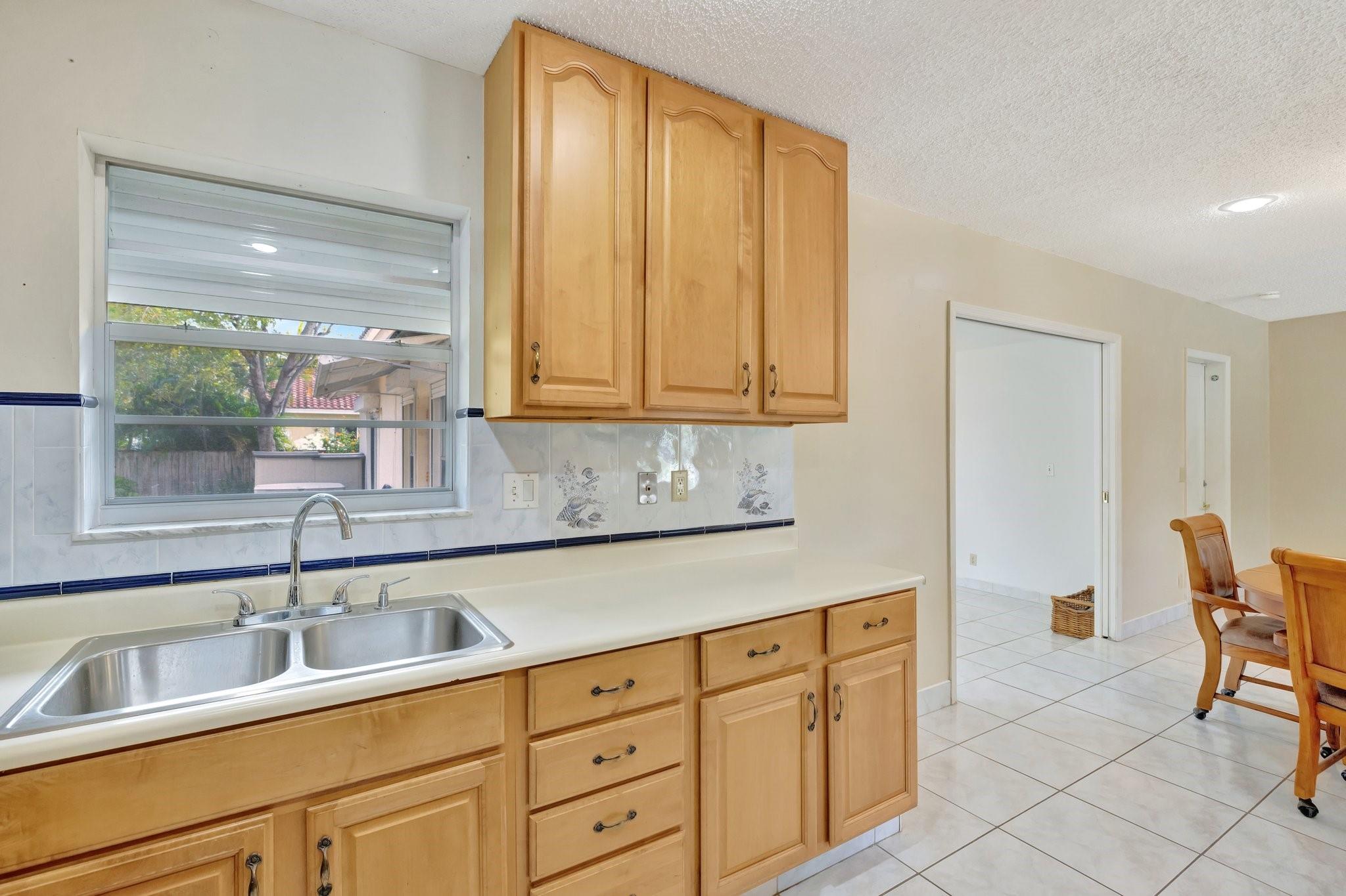 2500 NE 22nd Ct