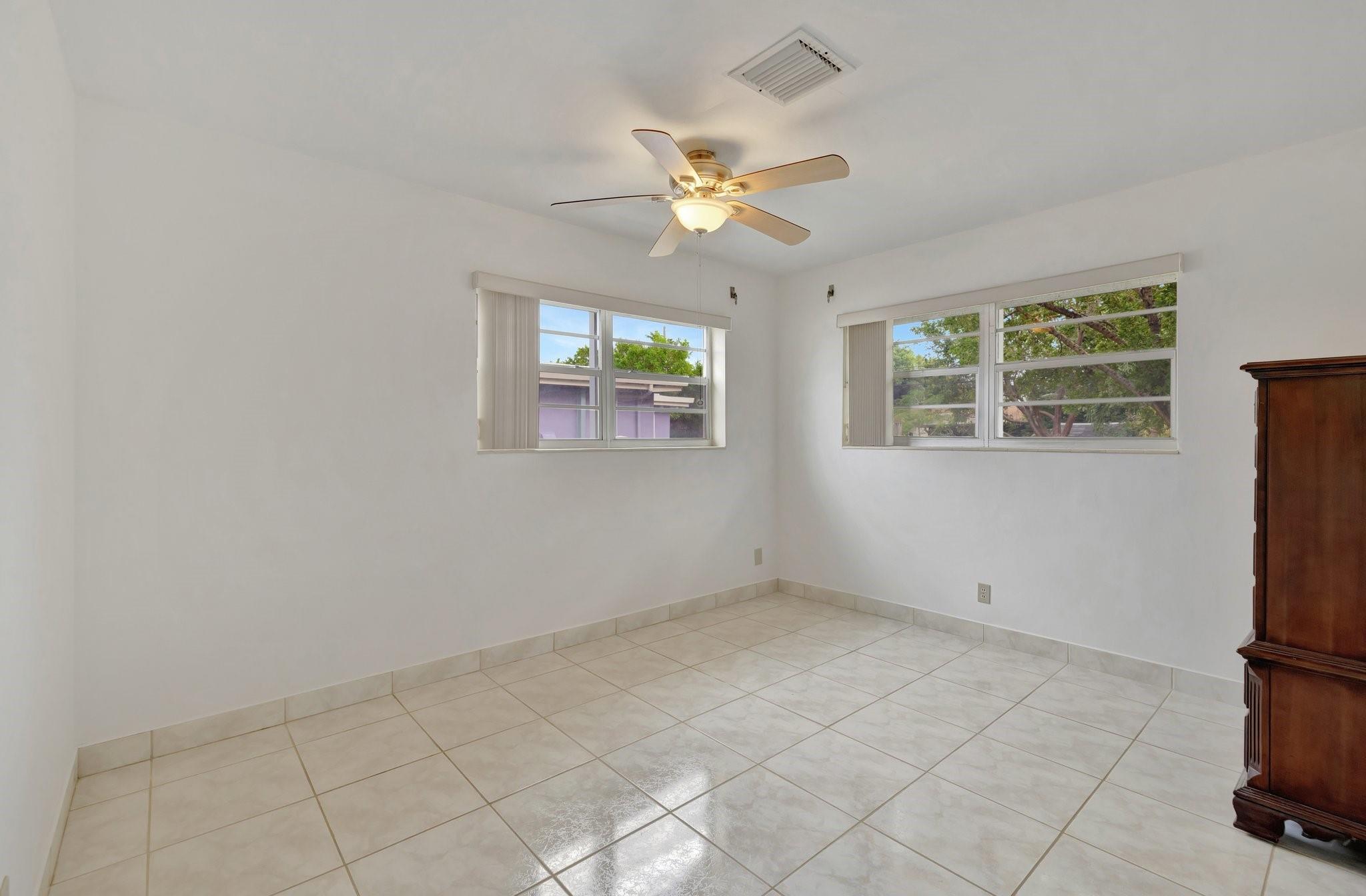 2500 NE 22nd Ct