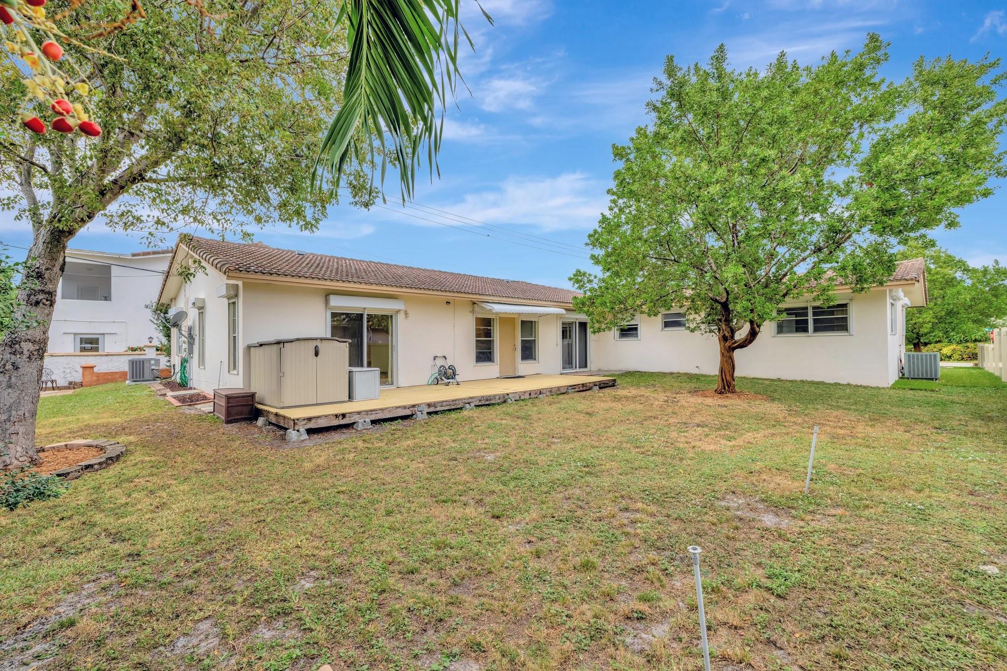 2500 NE 22nd Ct