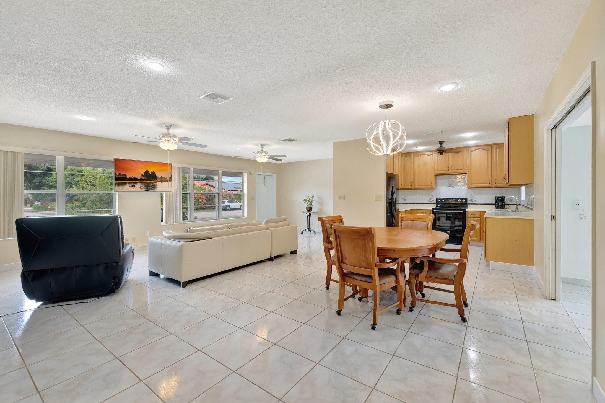 2500 NE 22nd Ct