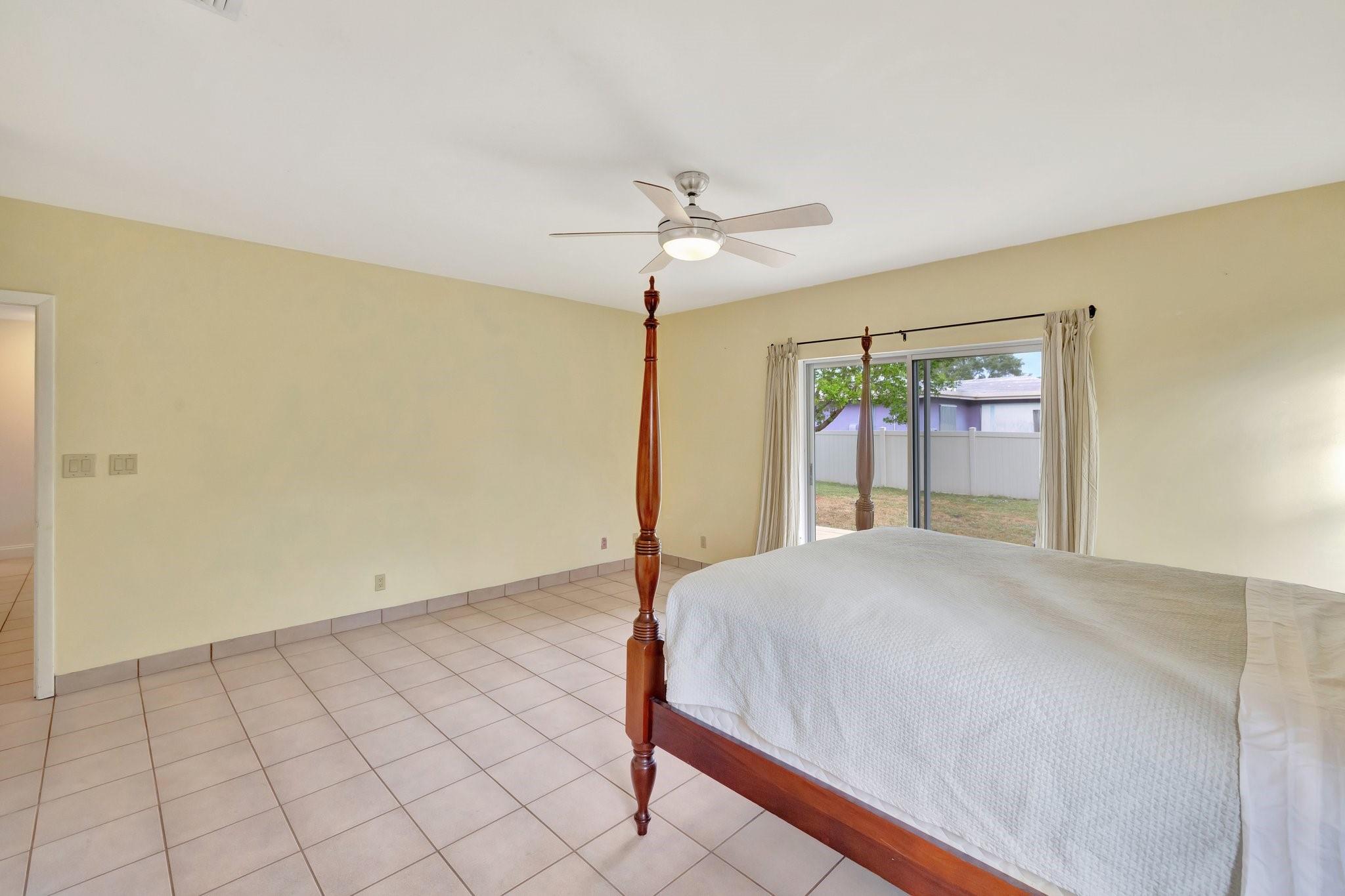 2500 NE 22nd Ct