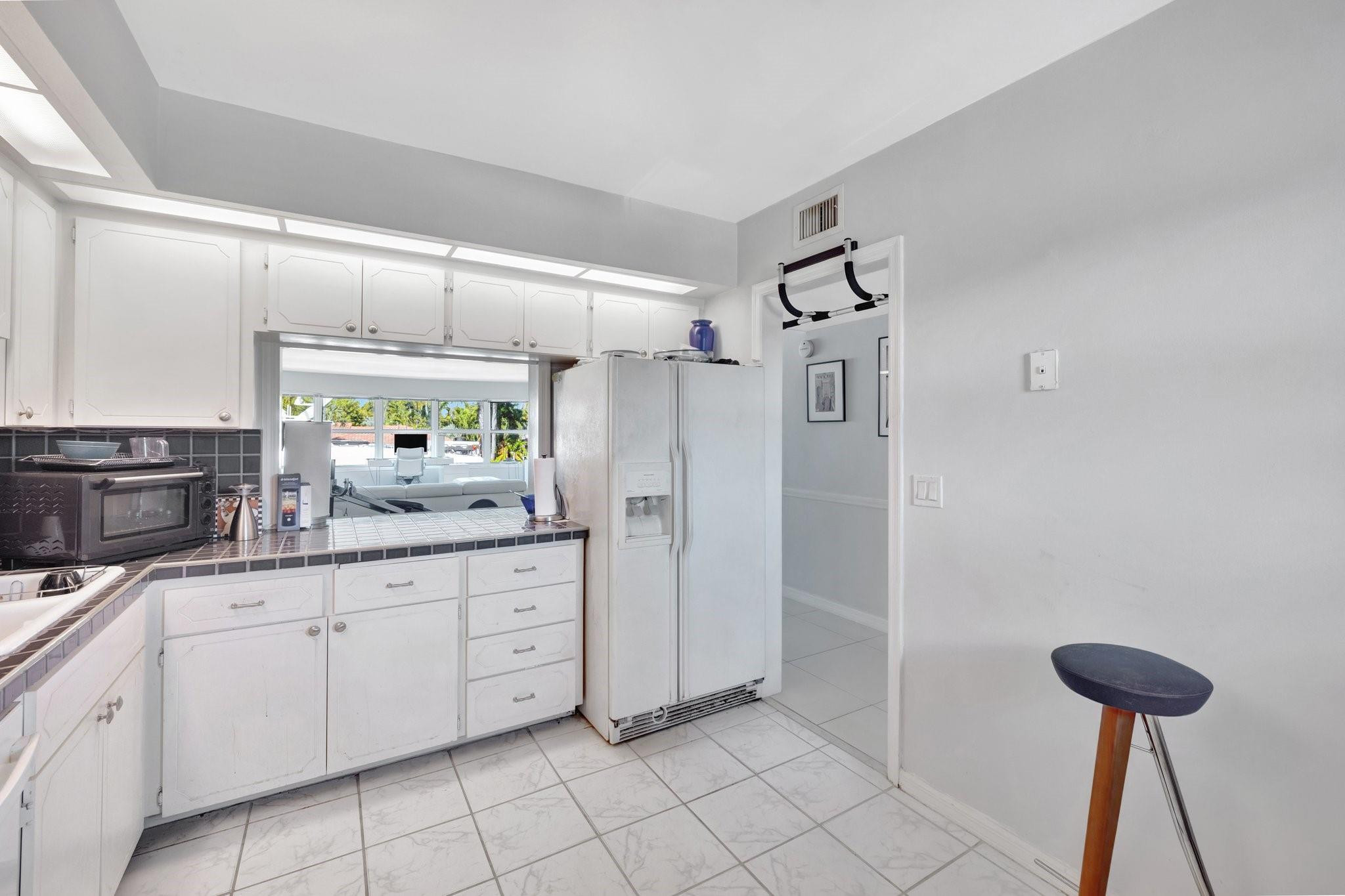 3111 NE 51st St 205