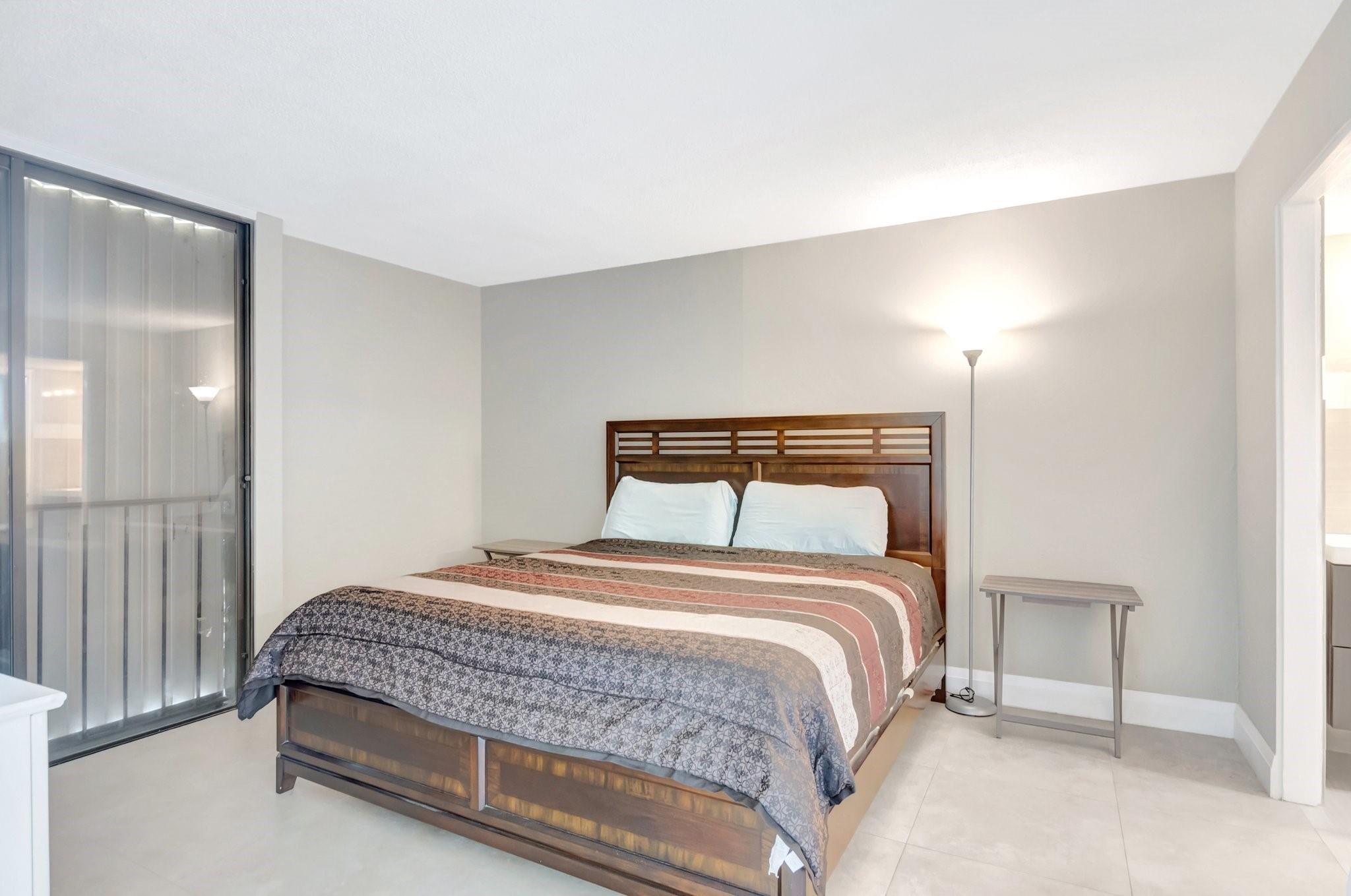 501 SW 11th Pl 403