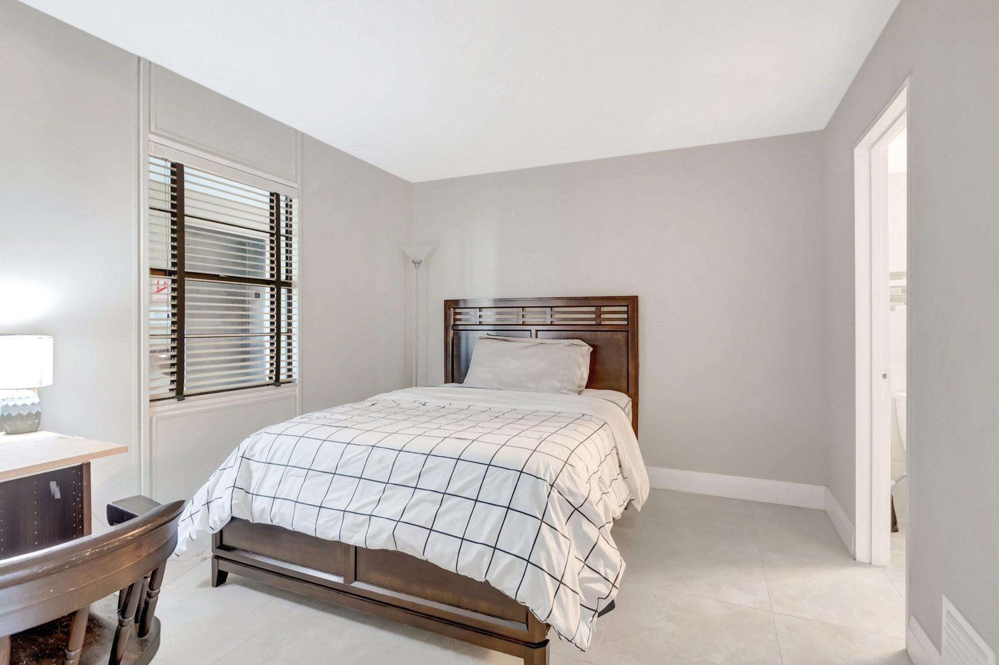 501 SW 11th Pl 403