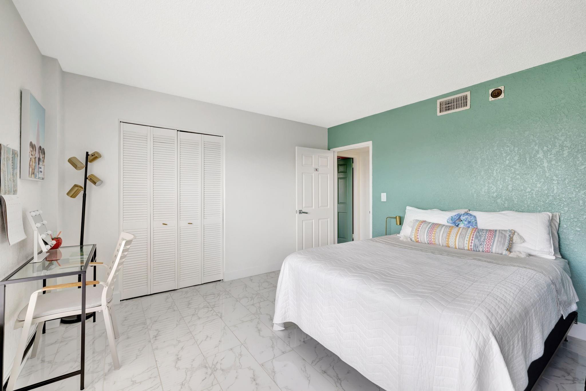 5100 Dupont Blvd 5M