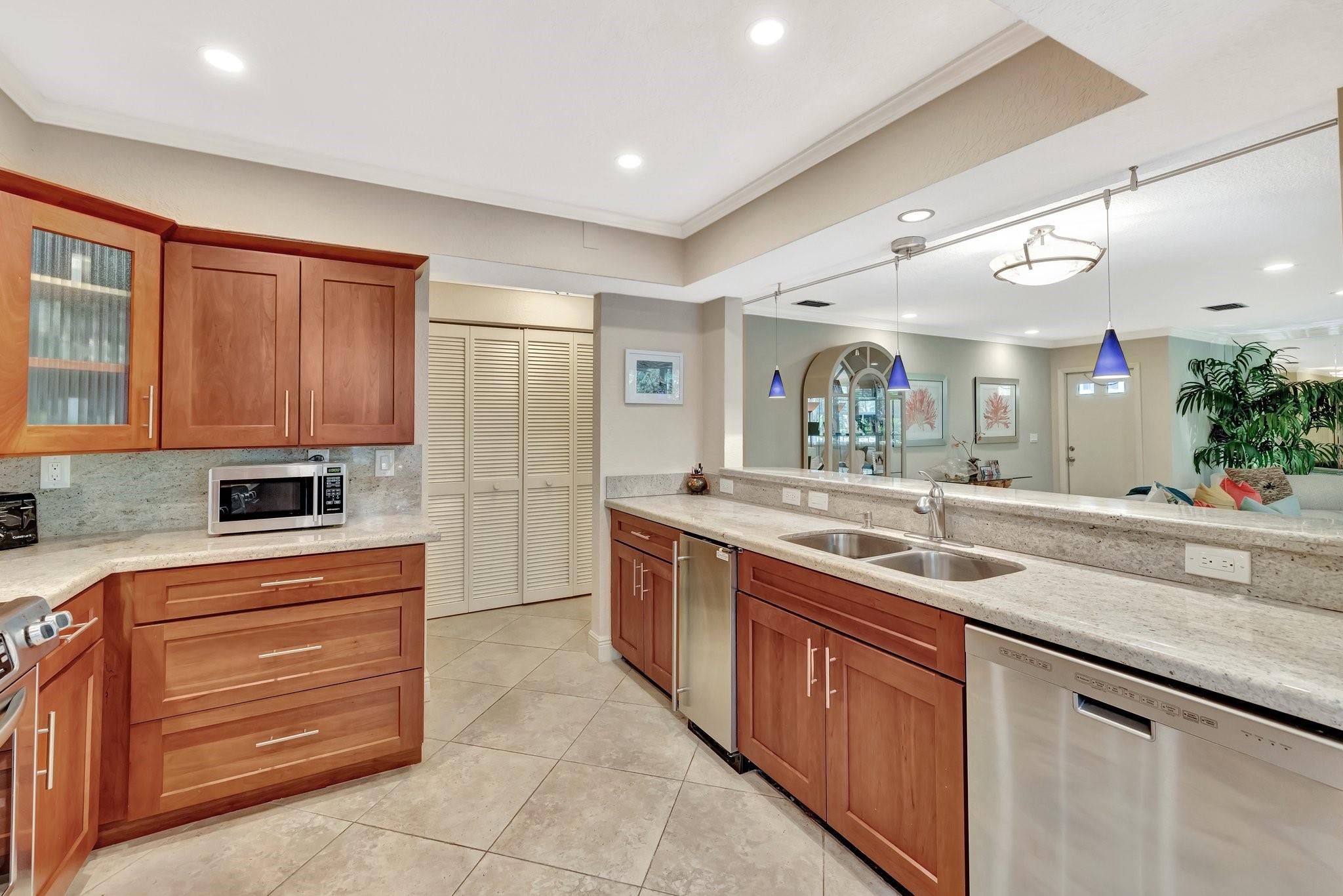 2121 S Ocean Blvd 302