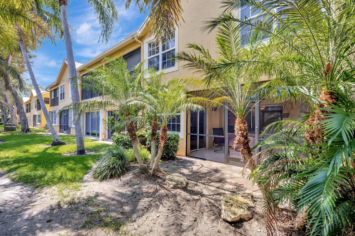 2121 S Ocean Blvd 302