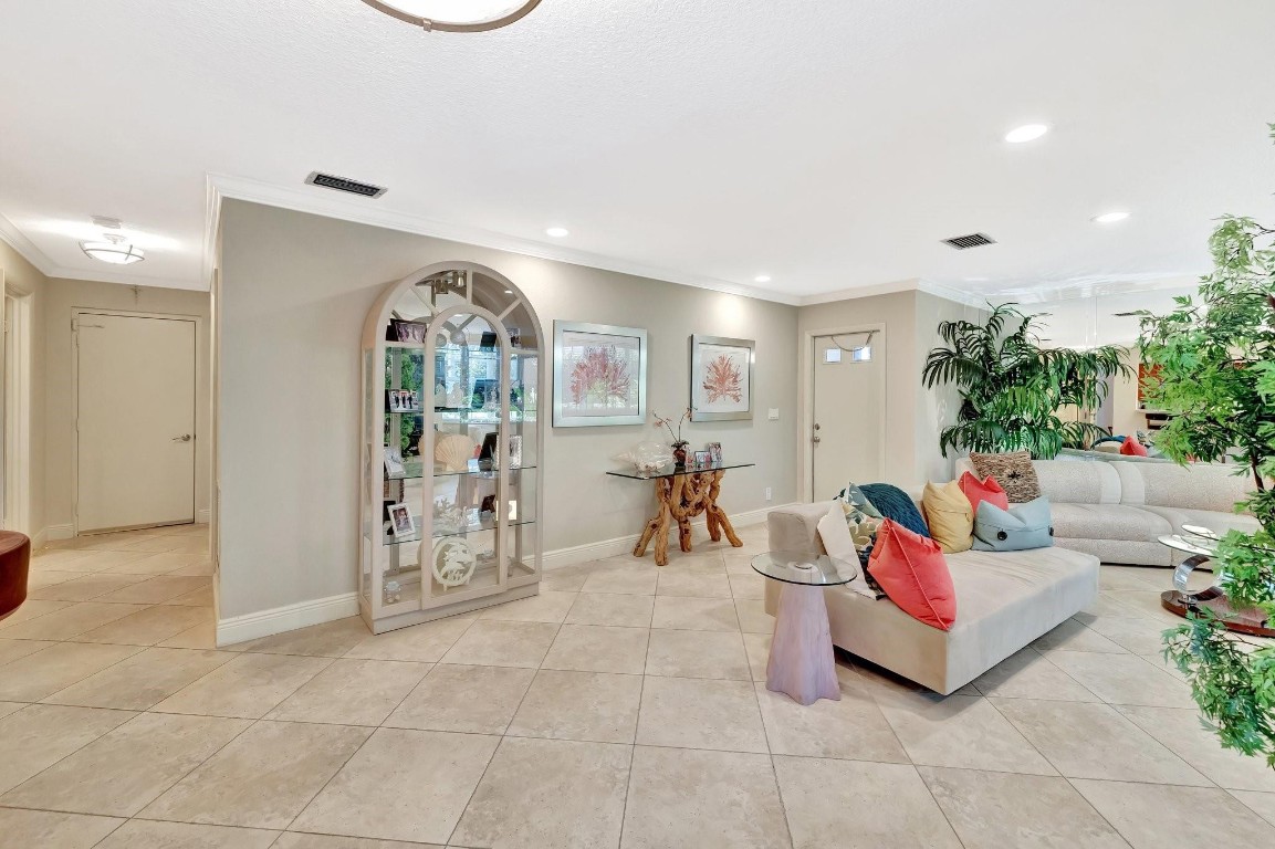 2121 S Ocean Blvd 302