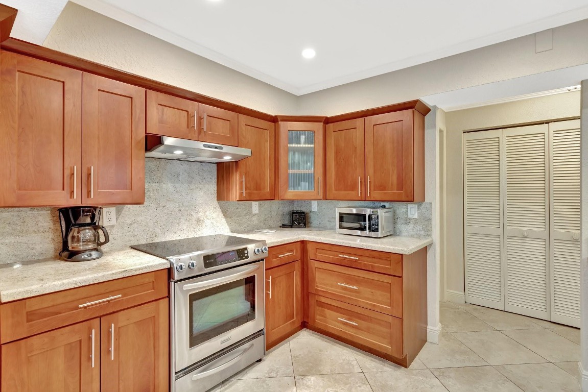 2121 S Ocean Blvd 302