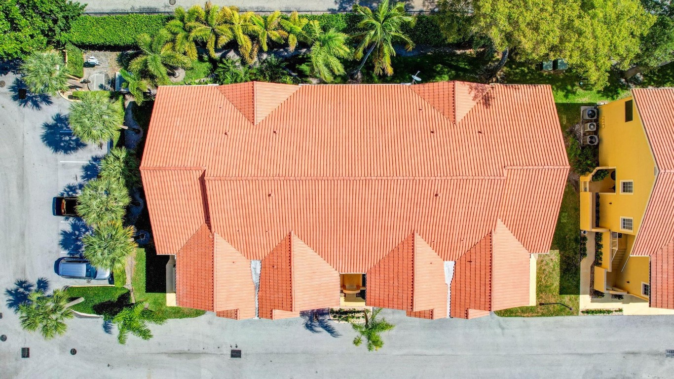 2121 S Ocean Blvd 302