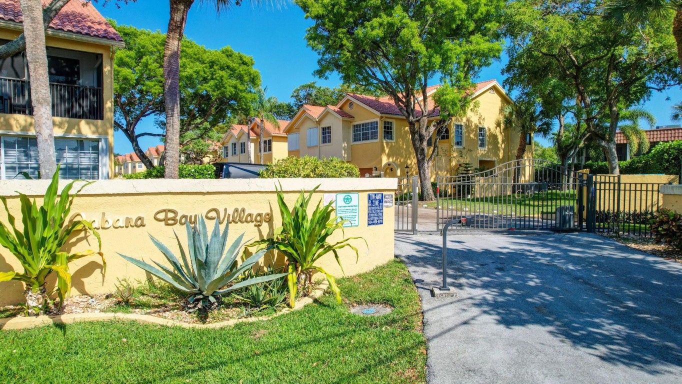 2121 S Ocean Blvd 302