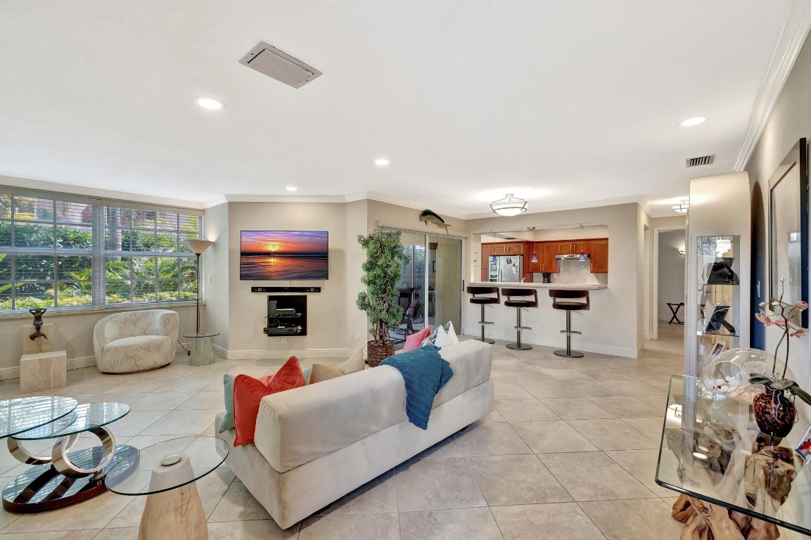 2121 S Ocean Blvd 302