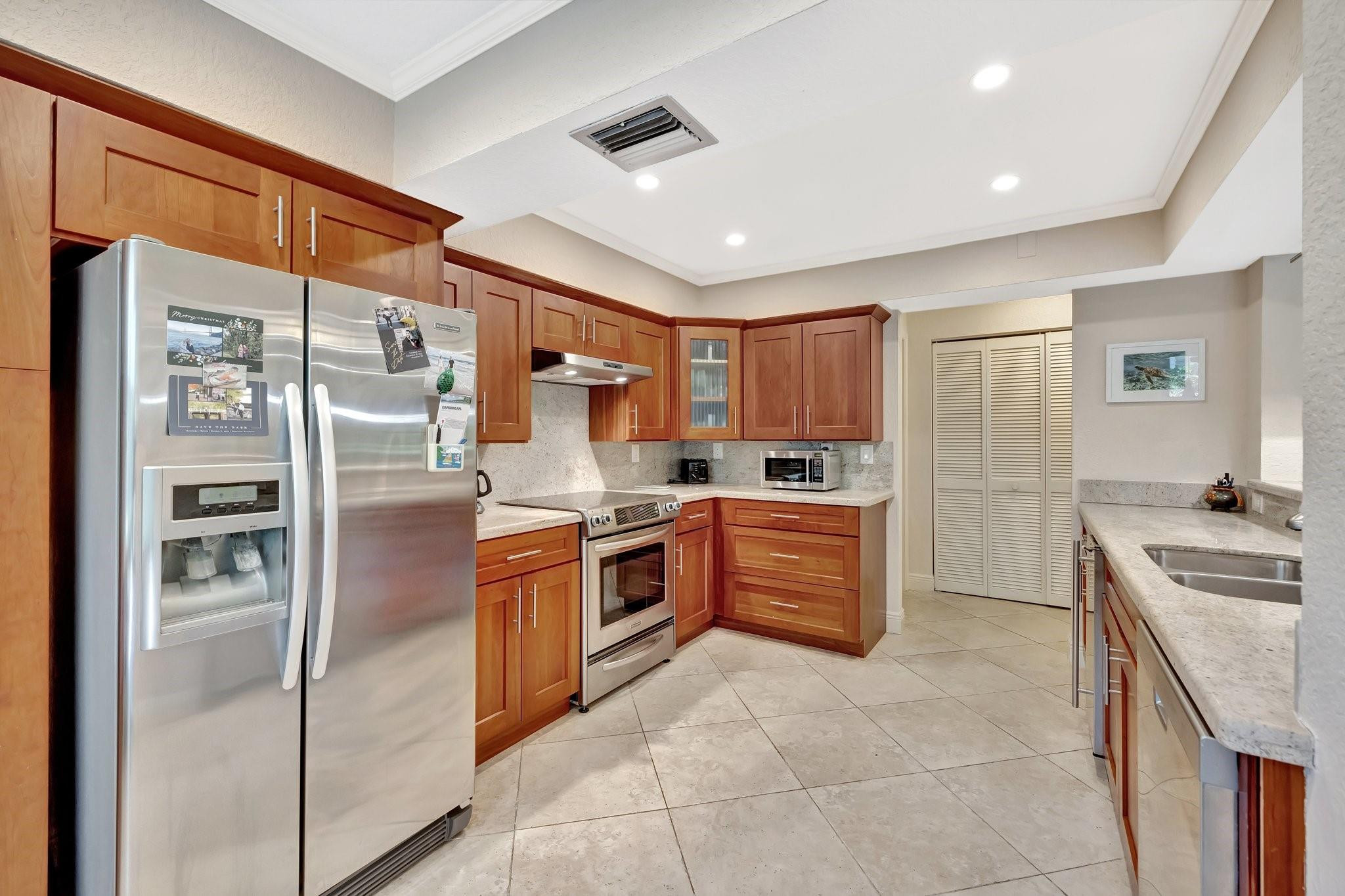 2121 S Ocean Blvd 302