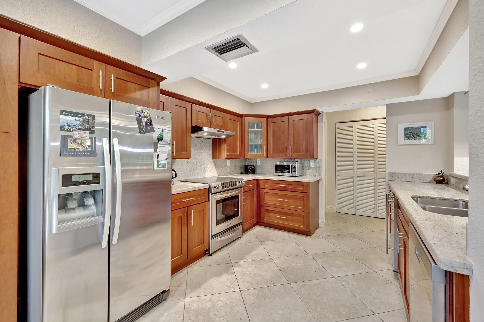 2121 S Ocean Blvd 302