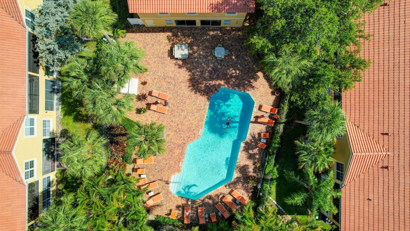 2121 S Ocean Blvd 302