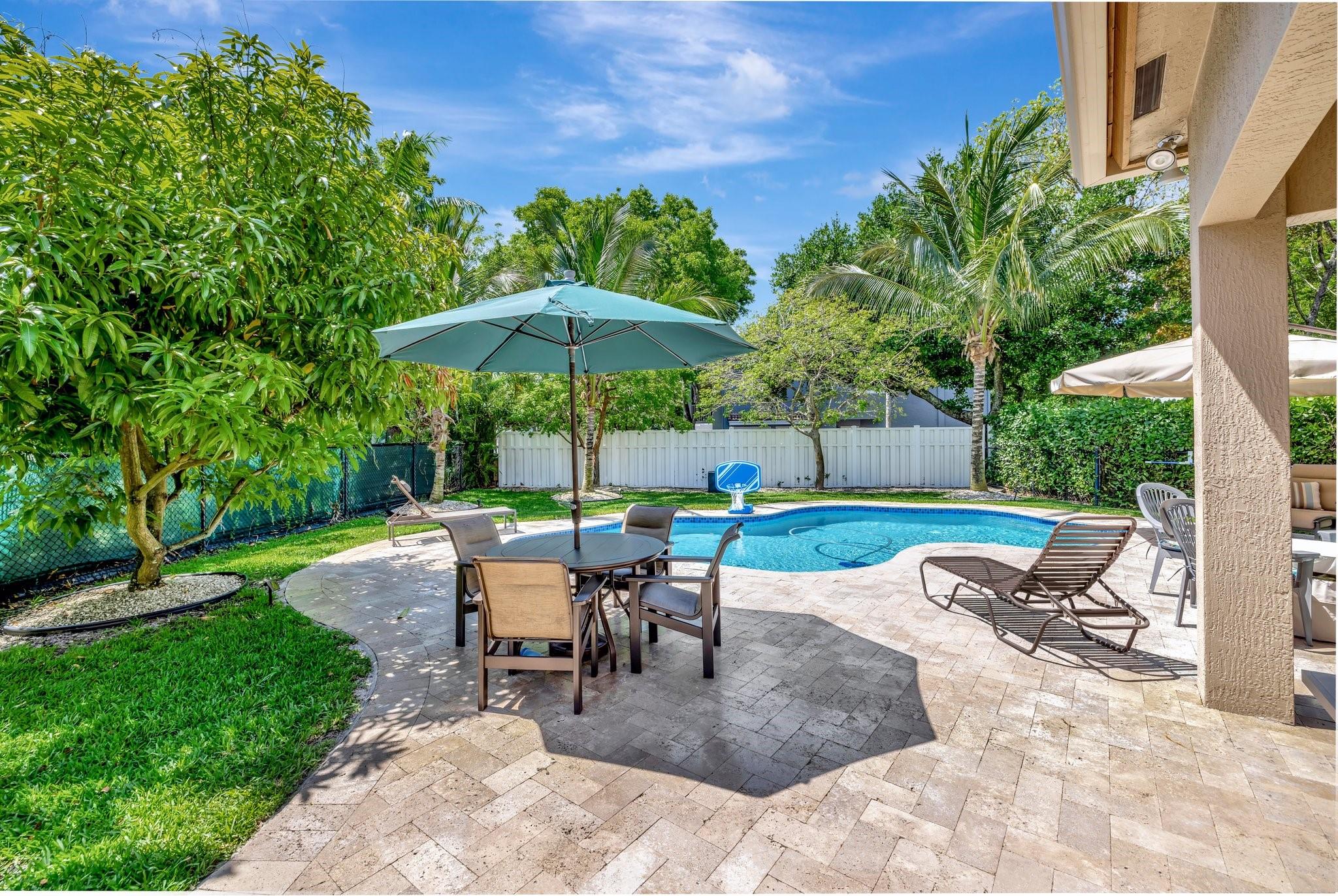 10556 NW 36th St