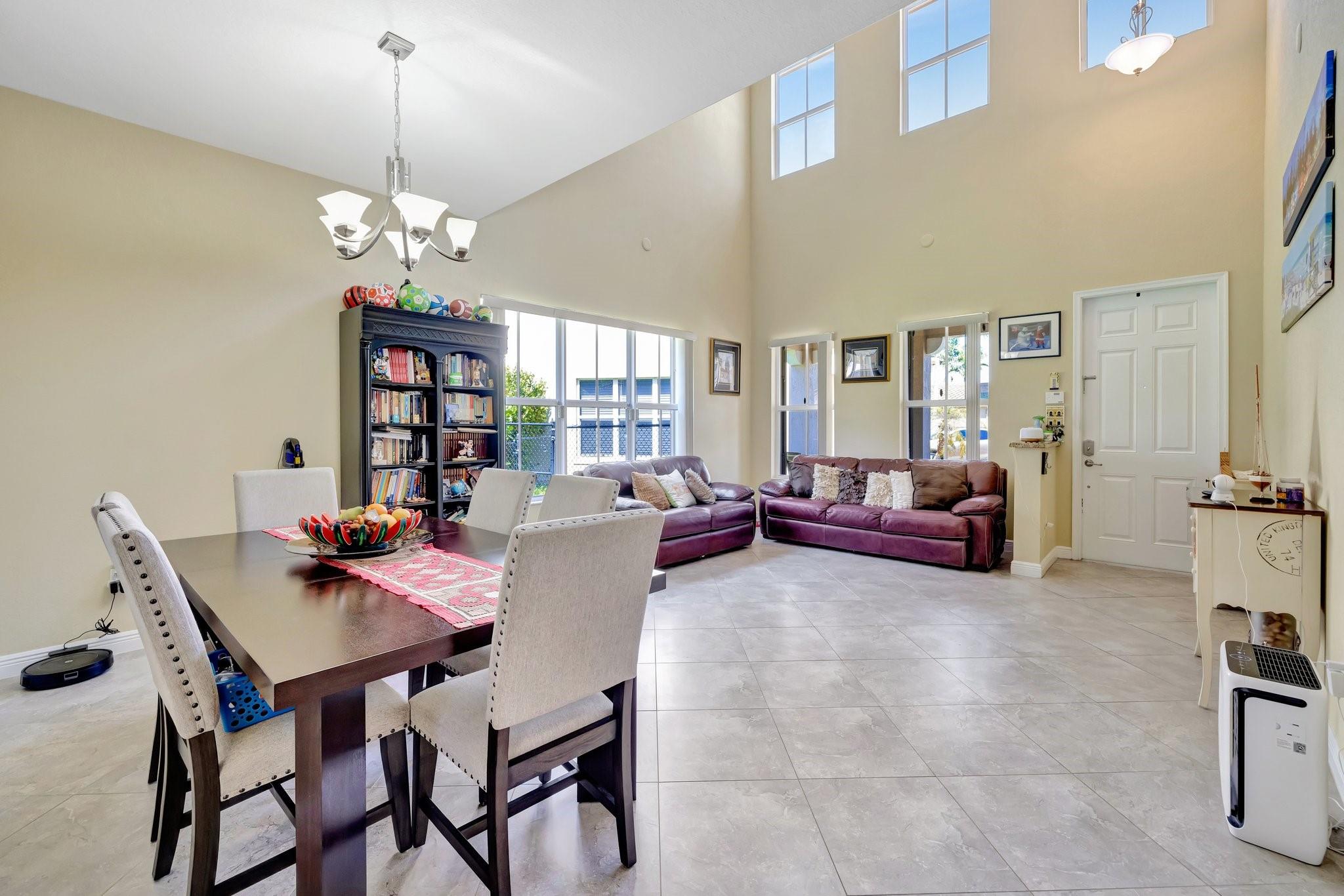 10556 NW 36th St