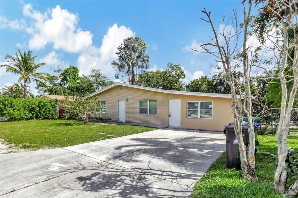 940 SW 30th St B