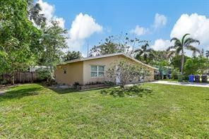 940 SW 30th St B