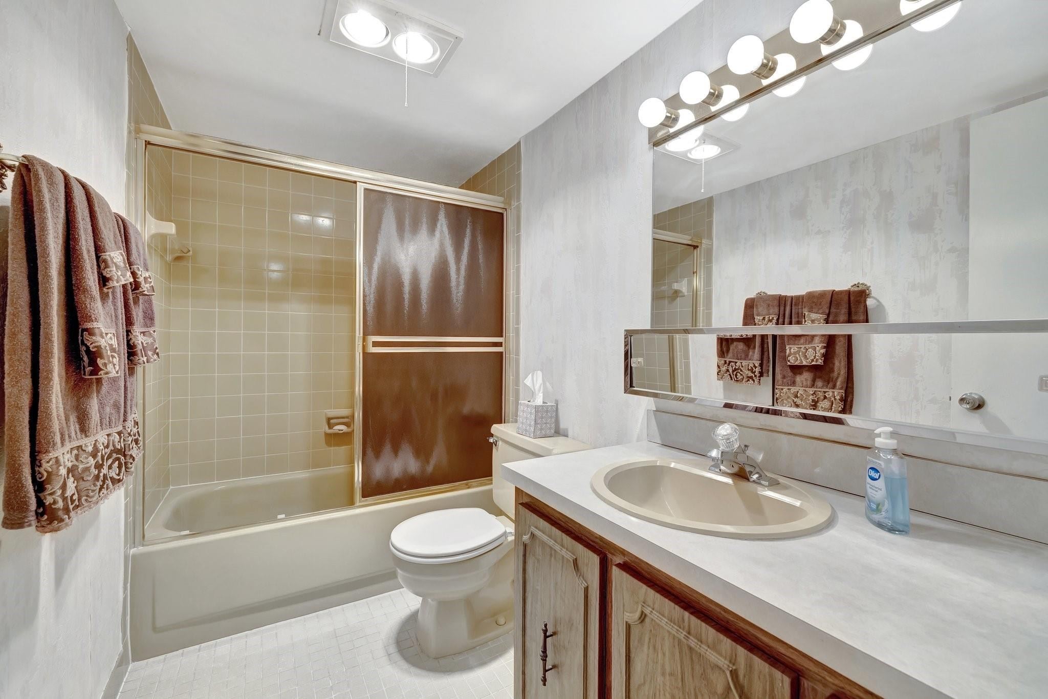 205 SE 11th Ter 405